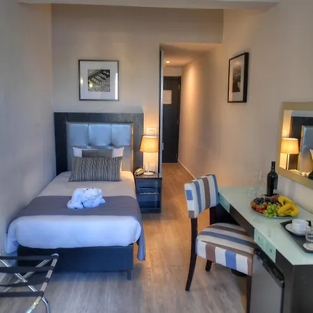 Bay Hotel 3*