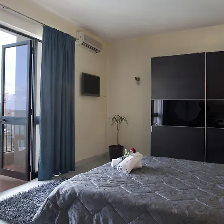 Bay 3* San Julián