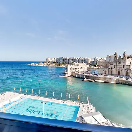 Bay Hotel 3*