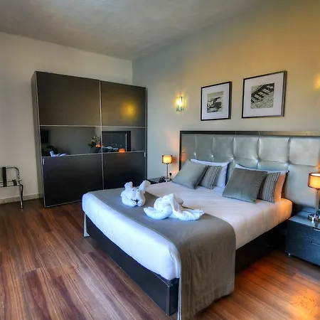 Bay Hotel