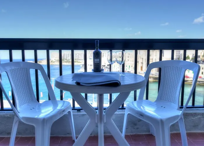 Hotel Bay San Giuliano