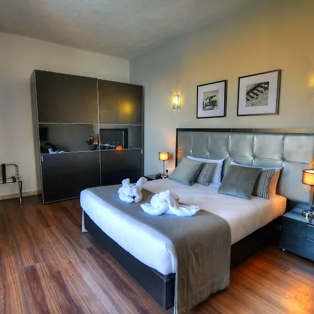 Bay Hotel Saint Julian's
