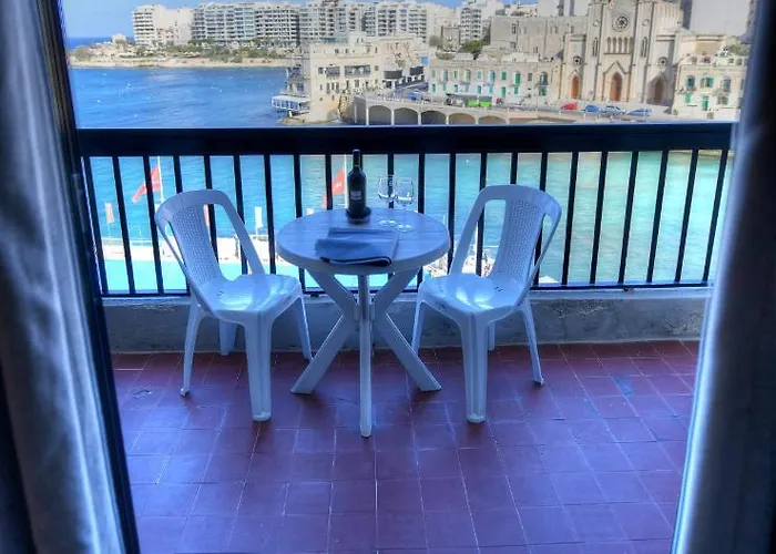 Bay Ξενοδοχείο